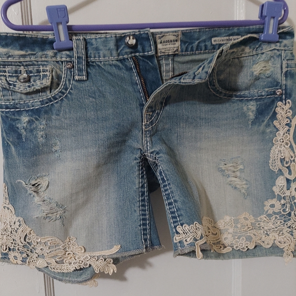 *Size 26 Anoname distressed jean shorts w/white lace